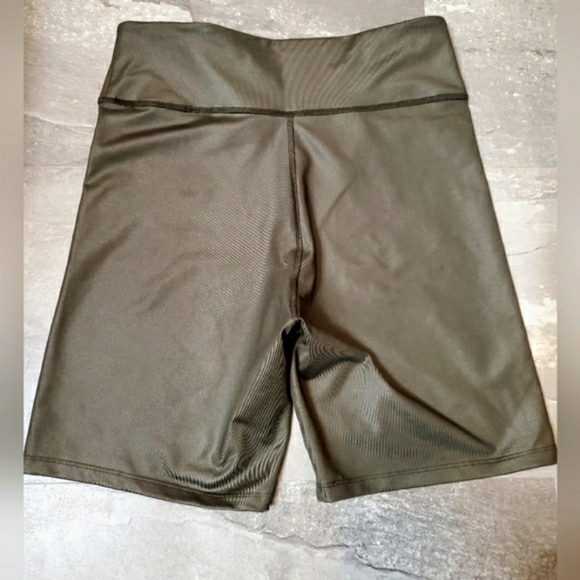 NWOT Abercrombie & Fitch High Rise bike shorts. Dark olive green. Size L. - Picture 2 of 11